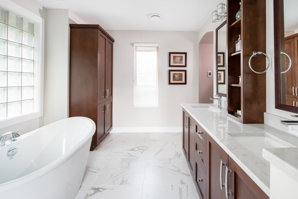 TRANSFORM YOUR TINY BATHROOM WITH THESE SPACE-SAVING REMODELING IDEAS